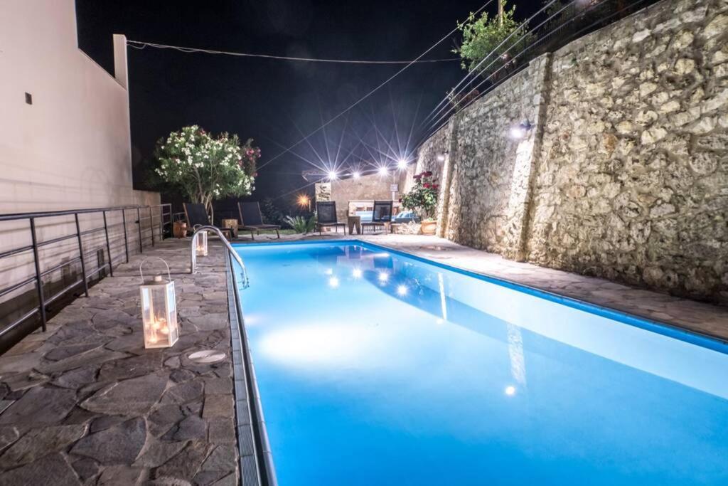 Villa Ventus, 40Sqm Private Pool & Hot Tub! Roussospition Экстерьер фото